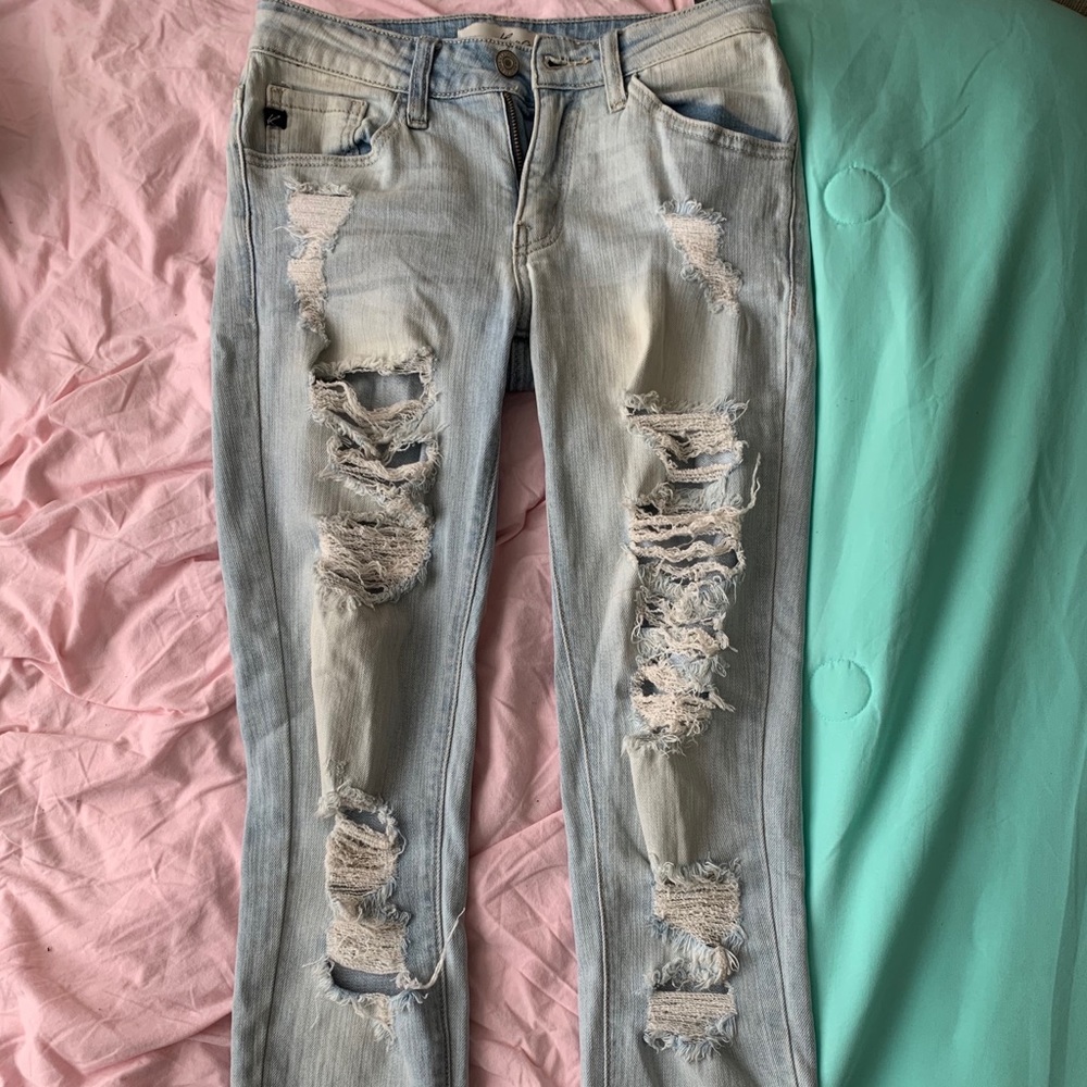 Distressed Light Wash BUCKLE Jeans